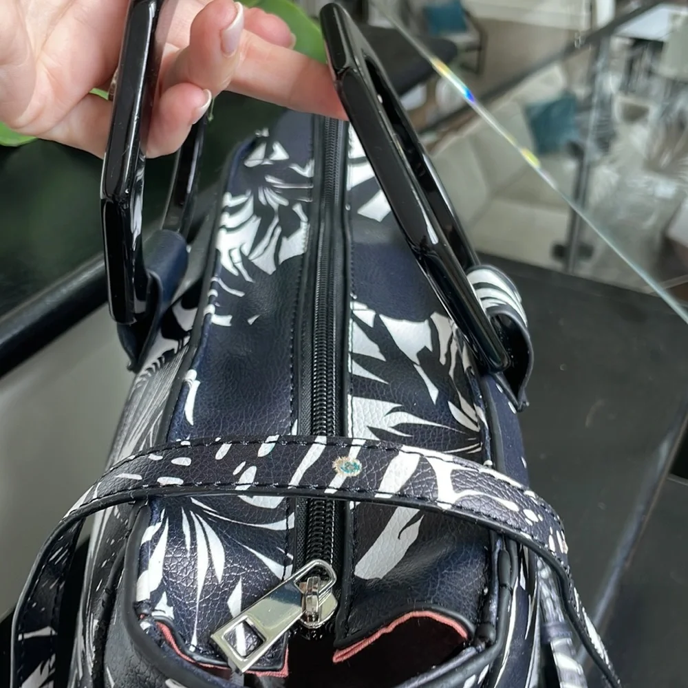 Carlos Santana, black white Crossbody shoulder handbag purse like new tropical - Picture 7 of 11